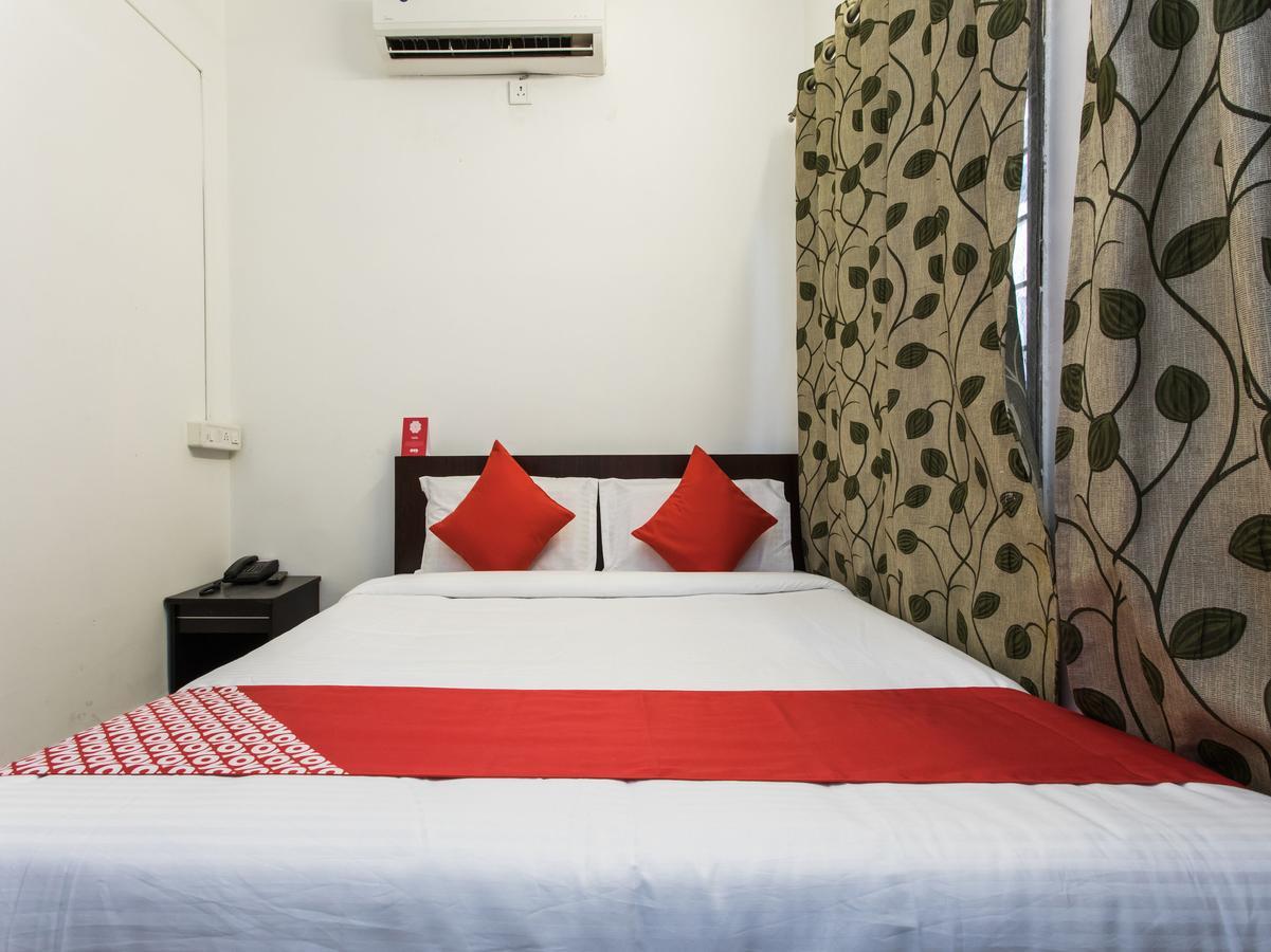 Oyo 14856 Resort Raghav Palace Индор Екстериор снимка