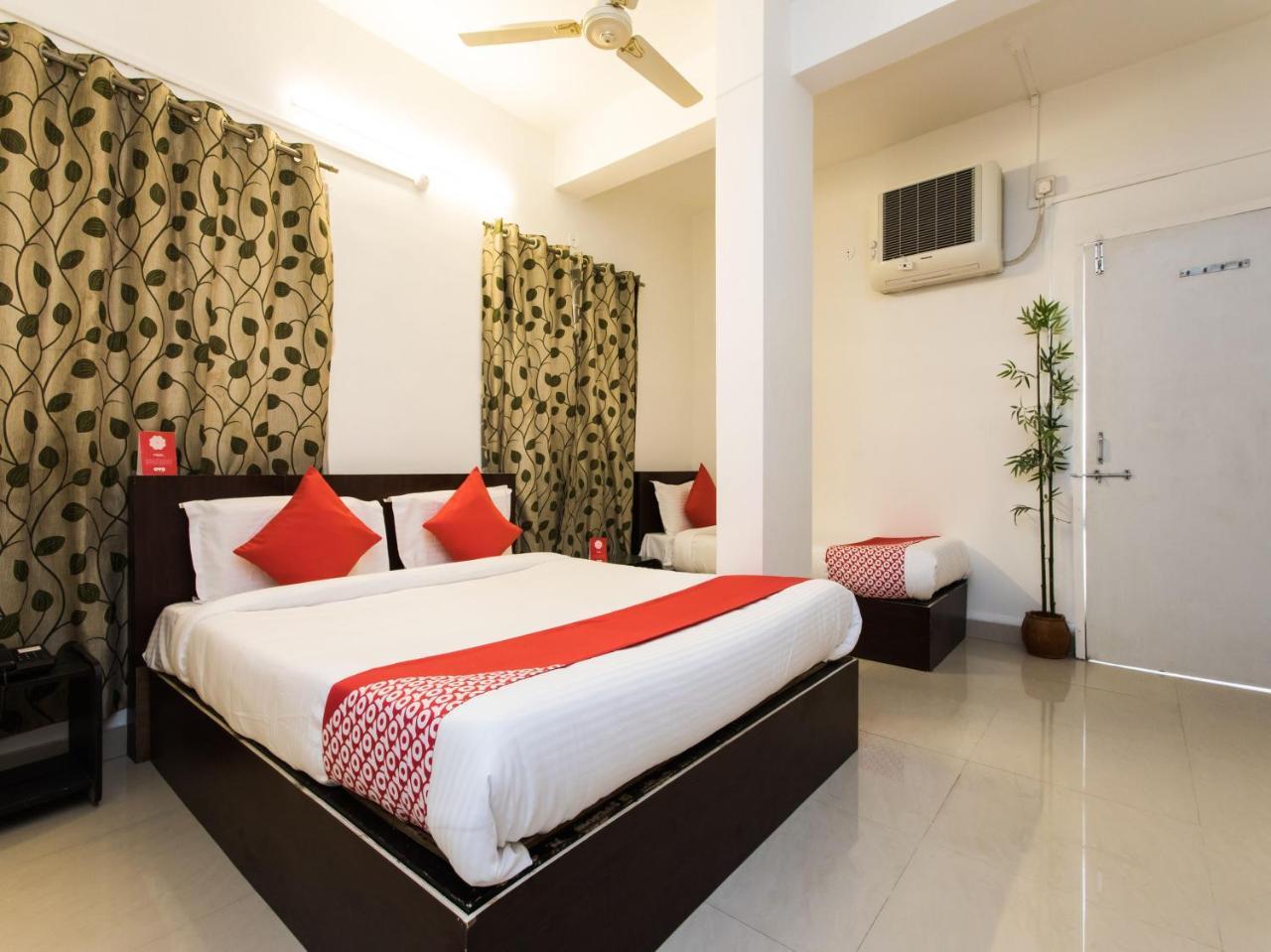 Oyo 14856 Resort Raghav Palace Индор Екстериор снимка